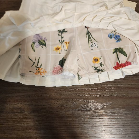 Tuckernuck White and Fresh Buds Tennis Skirt NWT White Small - Picture 8 of 9